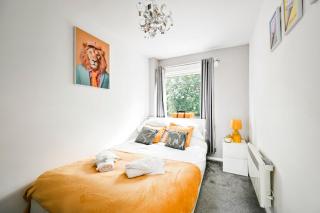 Modern 3-Bed Maisonette - Epping High Street - Parking - LMV Property - 5