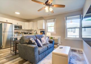 Free parking with In unit washer and dryer AC - Pets Ok - 1