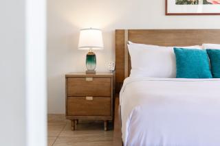 35th Floor Ocean View with Free Parking, Near Waikiki Beach - 1