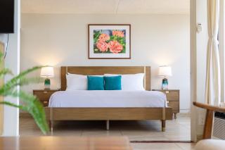 35th Floor Ocean View with Free Parking, Near Waikiki Beach - 1