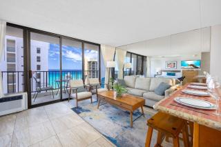 35th Floor Ocean View with Free Parking, Near Waikiki Beach - 3