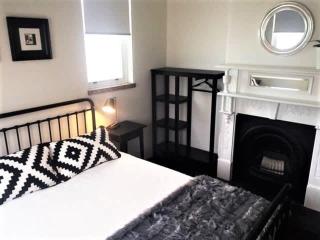 Stylish Victorian Terrace in cultural heart - 0