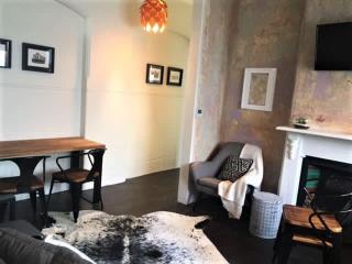 Stylish Victorian Terrace in cultural heart - 6