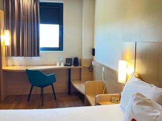 Ibis Ripollet - 8