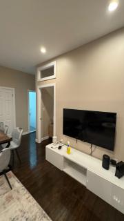 3 BD Idyllic Haven next to Central Park - 8