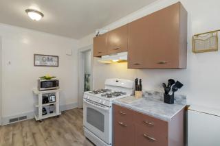 Beautiful Midtown home-sleeps 13 - 5