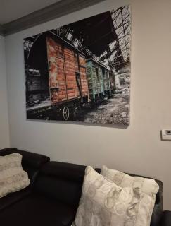 Modern One-Bedroom in Midtown - 3
