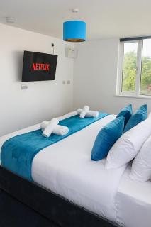 The Triplex 1 - Business Contractor, Professionals, New Cross Hospital Entire Home & Free Parking 4 Beds Available - 8