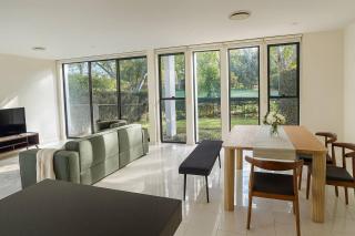 Golfside Escape – Stylish 3BR Townhouse in Robina - 9