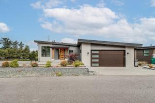 Fenced Yard, Water and Island Views Anacortes Home! - 7