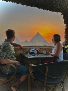 Pyramids heels inn - 4