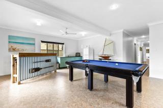 Coastal Bliss - 6 Beds Holiday House - 8