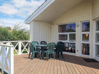 4 star holiday home in FRIEDRICHKOOG - 7