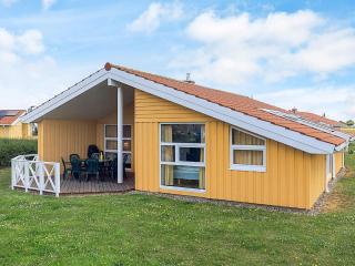4 star holiday home in FRIEDRICHKOOG - 8