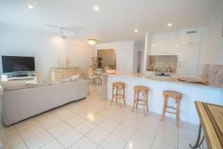 Montipora Luxe Beachside Apartment - 3