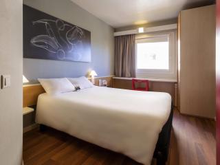 Ibis Elche - 2