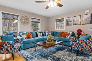 Massanutten resort fun escape at the Woodpecker Chalet - 0