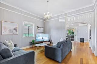 3BR Retreat 7km to Brisbane CBD - 0