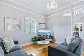 3BR Retreat 7km to Brisbane CBD - 4