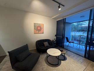 Sunny 1BR in South Bank Great Location - 8