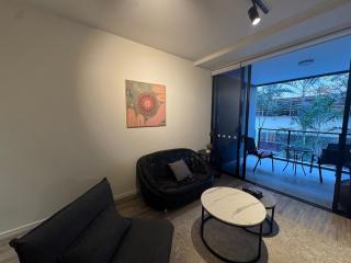 Sunny 1BR in South Bank Great Location - 4