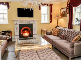 Moor End Manor - 7