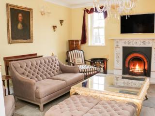 Moor End Manor - 5