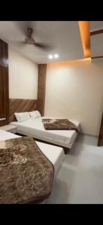 HOTEL M G Palace - 3