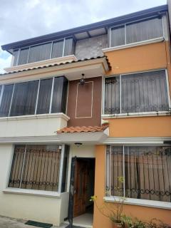 En Tulcán, habitaciones amobladas - 2