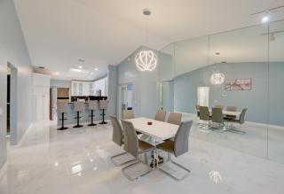 4BR Lakeview vacation home with 5beds, sleeps 10, Game Room, Mins to Sawgrass Mills - 0