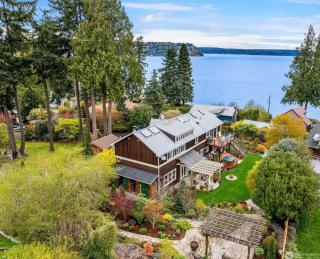 Langley House - Water & Mountain Views, Hot Tub, Firepit - 9