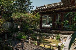 Bukchon Premium Hanok Cheongsudang Stay - 9