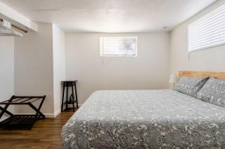 Cozy Portland Home Steps from Food - Sleeps 4 - 5