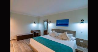 Santa Cruz Suite #4 - 2