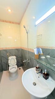 Victory Hotel 153-155 - 1
