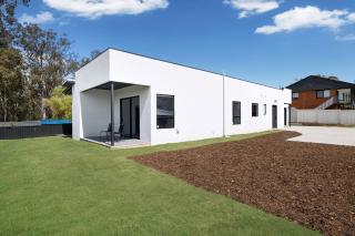 Brand New Luxury 4 Bed Home - 7