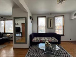 Location! Location! 2bd 1bth spacious apartment! - 0