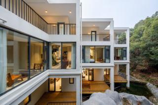 Floral Luxury Galaxy Valley B&B - 9