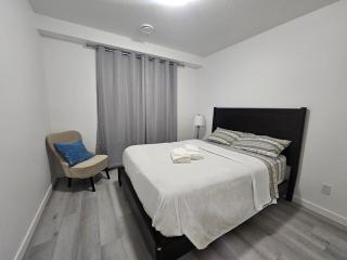 Stylish Suite Near Airport, Trails & Dining - Edmonton - 6