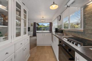 Huia Cottage - Taupo Holiday Home - 4