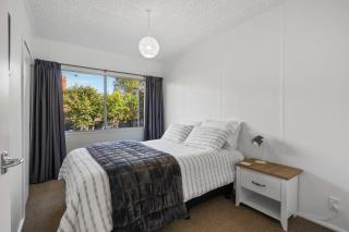 Huia Cottage - Taupo Holiday Home - 1