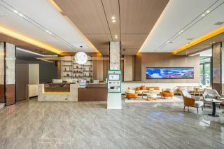 Zhangjiajie Riverside Hotel -10min to Forest Park East Gate & English Butler & Tour Tickets - 5