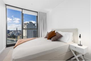 Gorgeous views 2BR2B apt free parking pool gym - 2