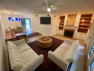 Willy Wonka House - 0