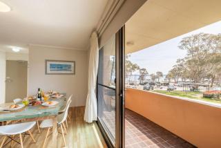 Columbia 4, 12 Columbia Cl - water views and fantastic location - 6