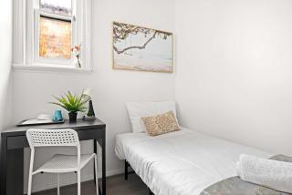 Rustic Single Room - Central Spot in Kensington - Shared Bathroom - 0