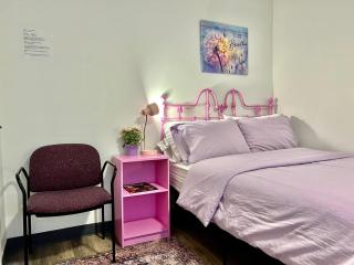 Private Room with Shared Bathroom on the 1st Floor 10 Minutes Walk to University of Washington - 7
