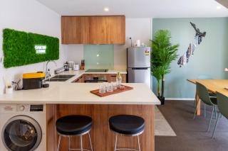 The Game Day Lounge, Walk to One NZ Stadium - 9