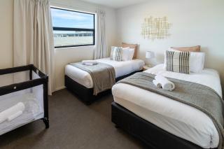 The Game Day Lounge, Walk to One NZ Stadium - 3