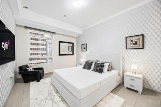 Elegant 2BR - Stunning Sea Views & Prime Location - 3